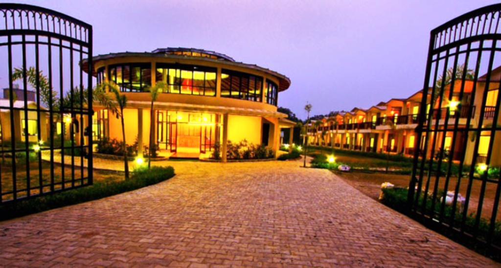 Corbett Rattan Hotel Garjia Exterior foto